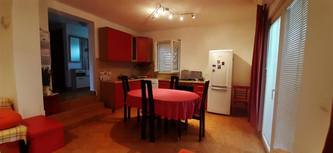 Holiday Home Zeljana Каприе Екстериор снимка